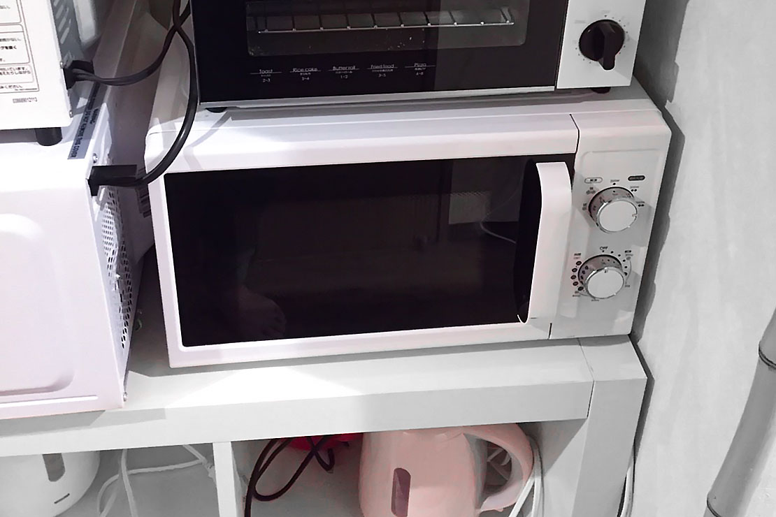 電子レンジ、ケトル、トースター